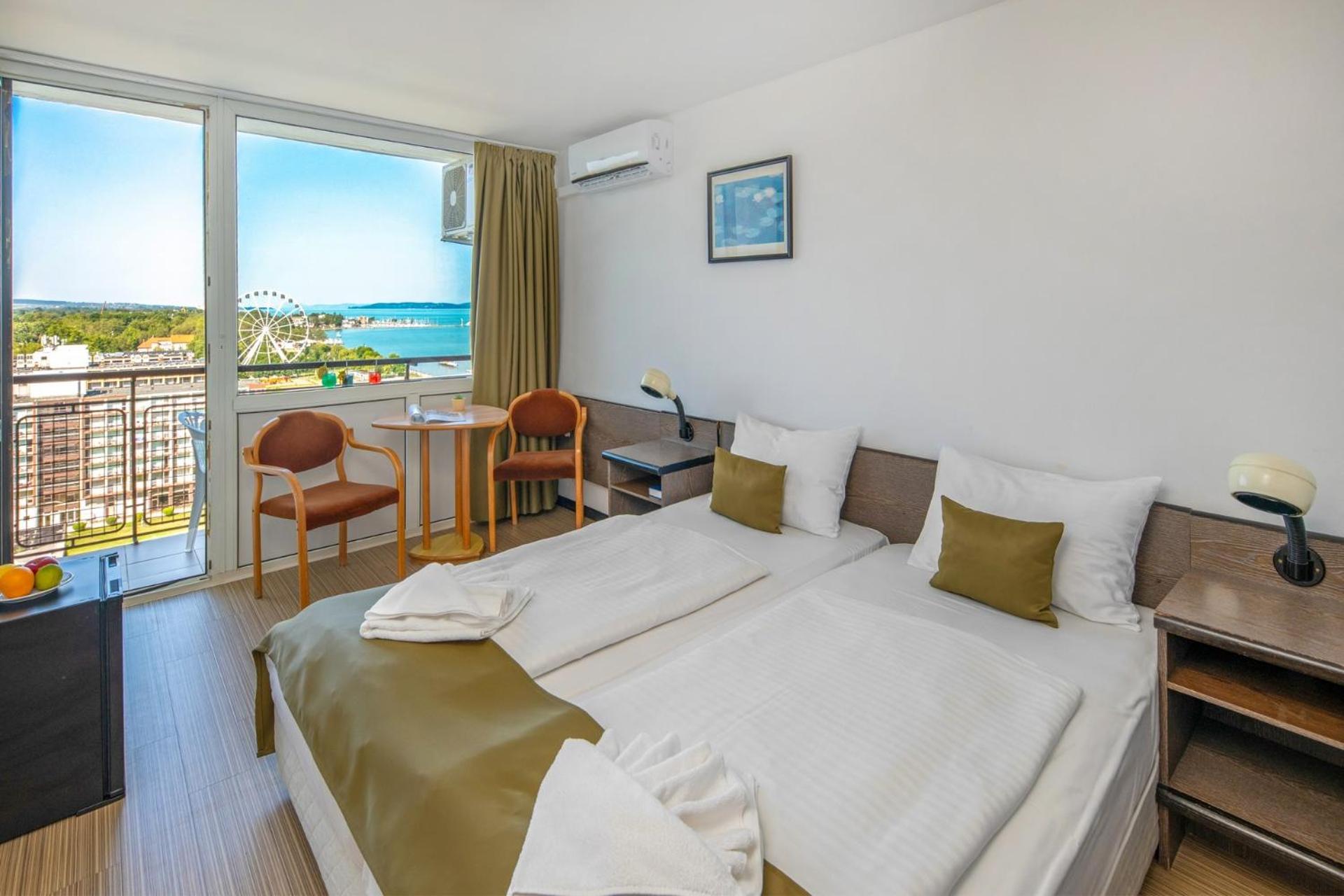 Hotel Europa Siófok Extérieur photo
